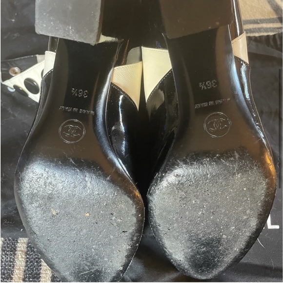 Classic vintage Chanel boots - Picture 7 of 8